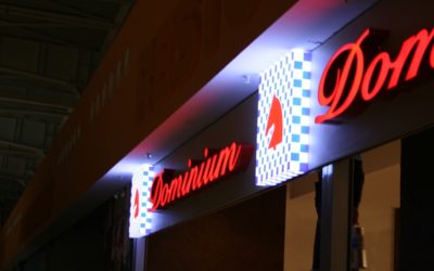 Reklamy świetlne: Zalety i Styl Projektowania